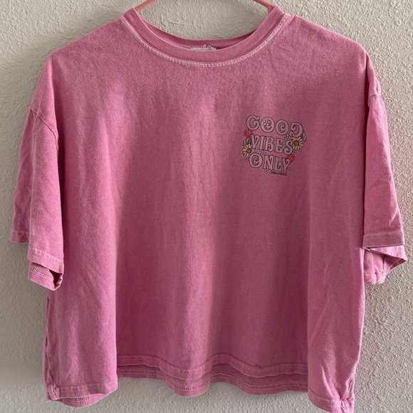 Billabong Tops - Billabong Pink Crop Top with 'Good Vibes Only' Print